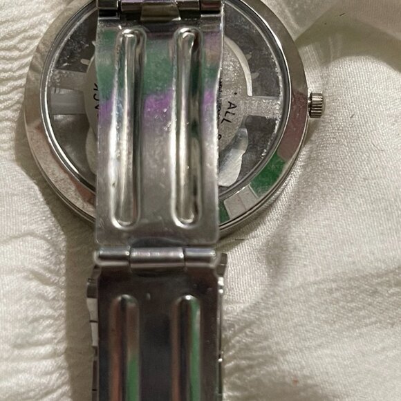 Hello Kitty Women’s Silver Tone Watch Classic Cute Style - Picture 5 of 6